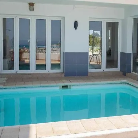 Moderna Casa De 3 Con Hermosas Vistas *
