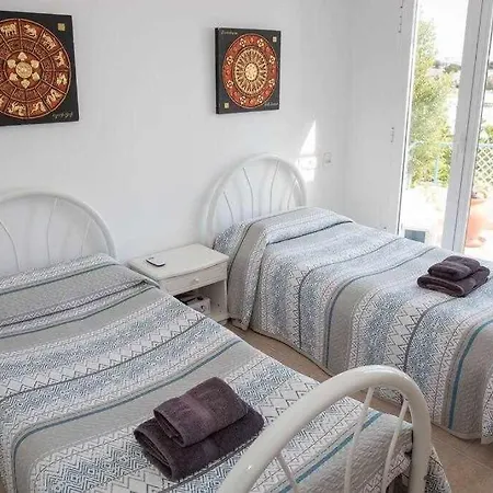 Moderna Casa De 3 Con Hermosas Vistas *
