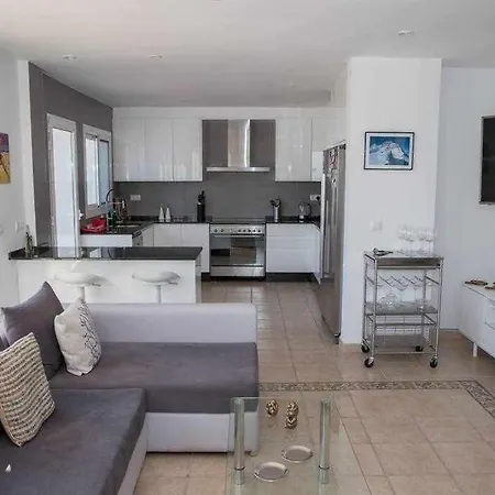 Moderna Casa De 3 Con Hermosas Vistas Mojacar